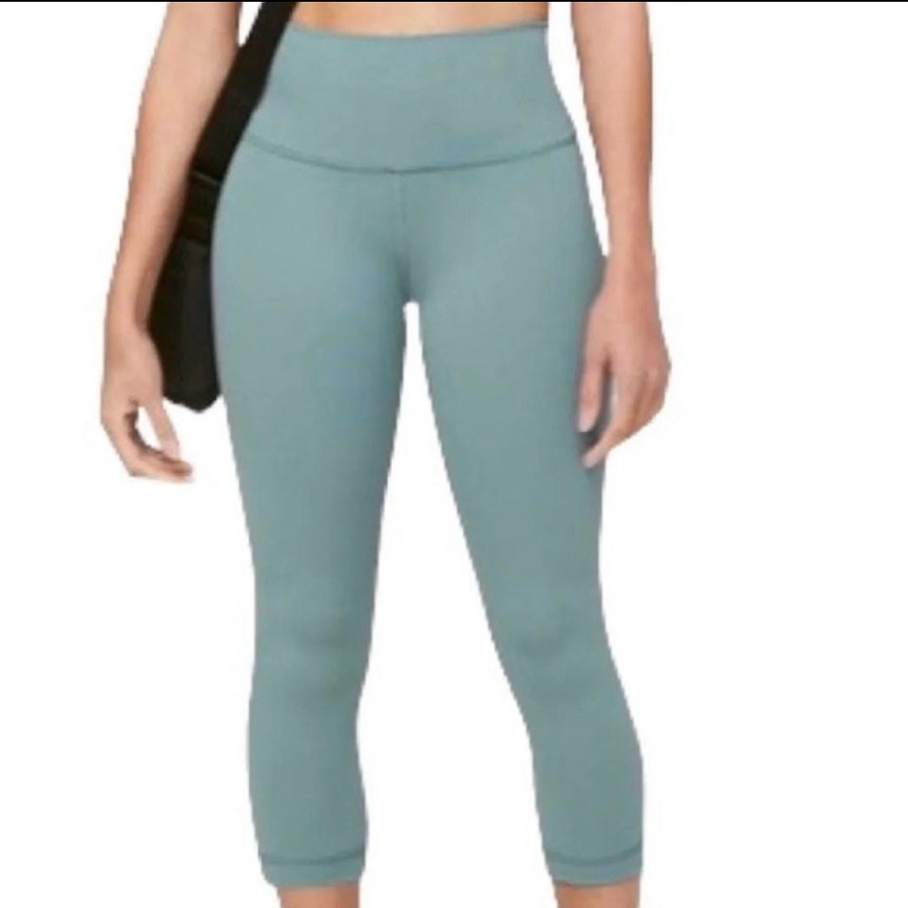 High-Waisted Lululemon Wunder
under  Teal Leggings